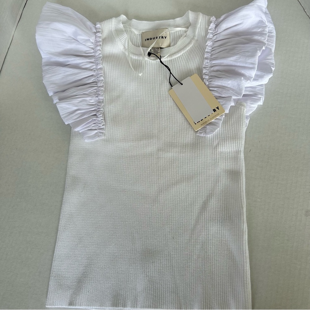 NWT Industry  White Blouse pleated shoulders‎ Ribbed short sleeve Top size XS